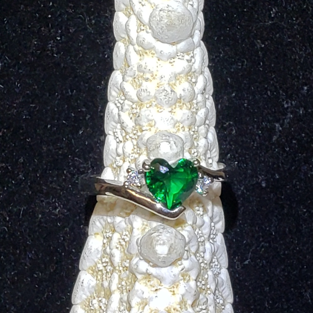 Woman ring - Picture 2 of 8